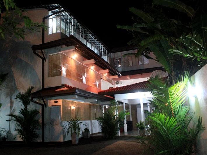 Tharusha Holiday Inn pet-friendly hotel Galle