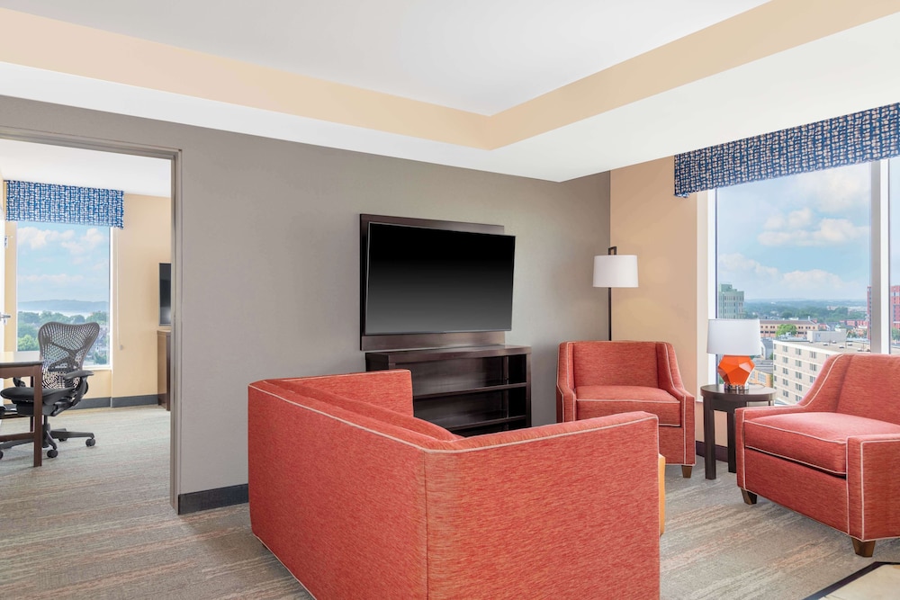Hampton Inn & Suites Madison Downtown - photo 27