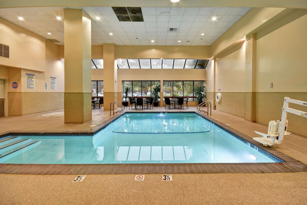 Embassy Suites by Hilton Santa Clara Silicon Valley - photo 41