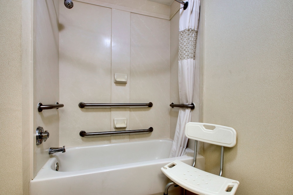 Hampton Inn Swedesboro Philadelphia - photo 21