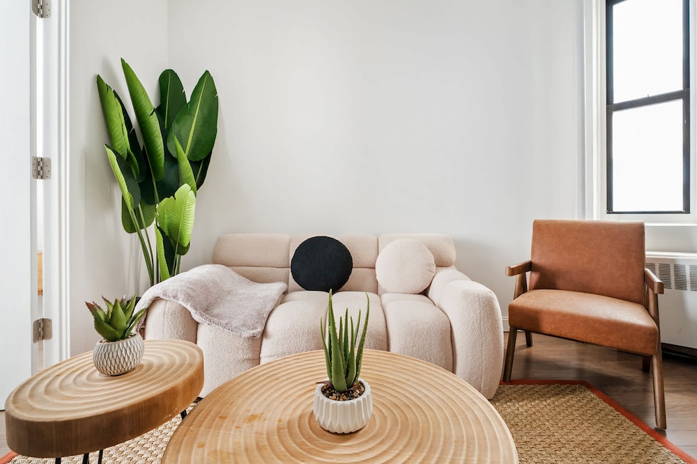 1290 7 New Renovated 2 Bedrooms in UES — 4-Star Luxury Hotel in New York City, United States