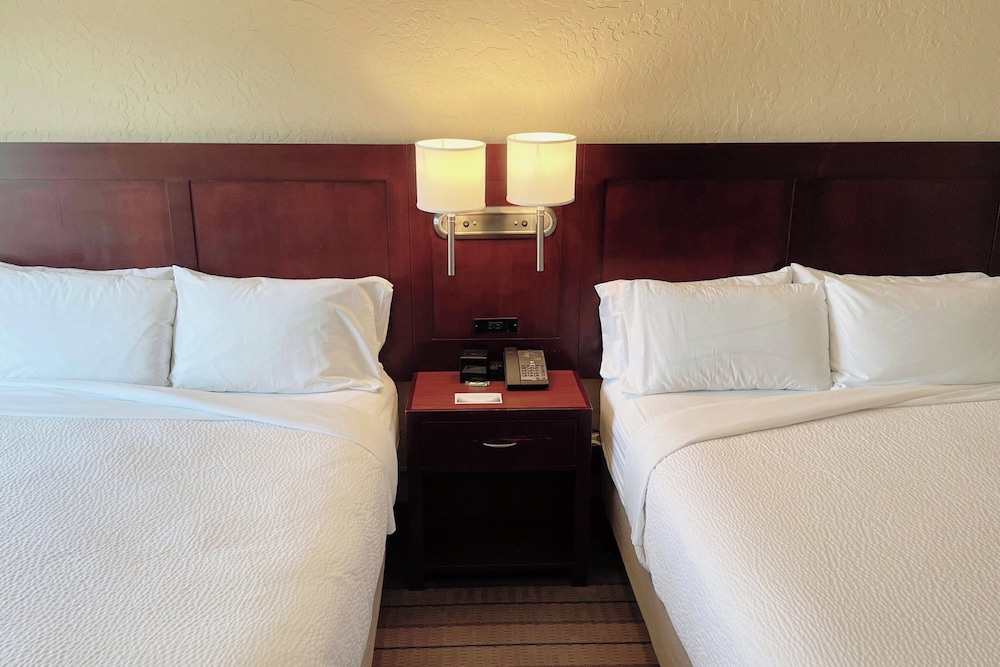 Marin Hilltop Hotel - photo 21