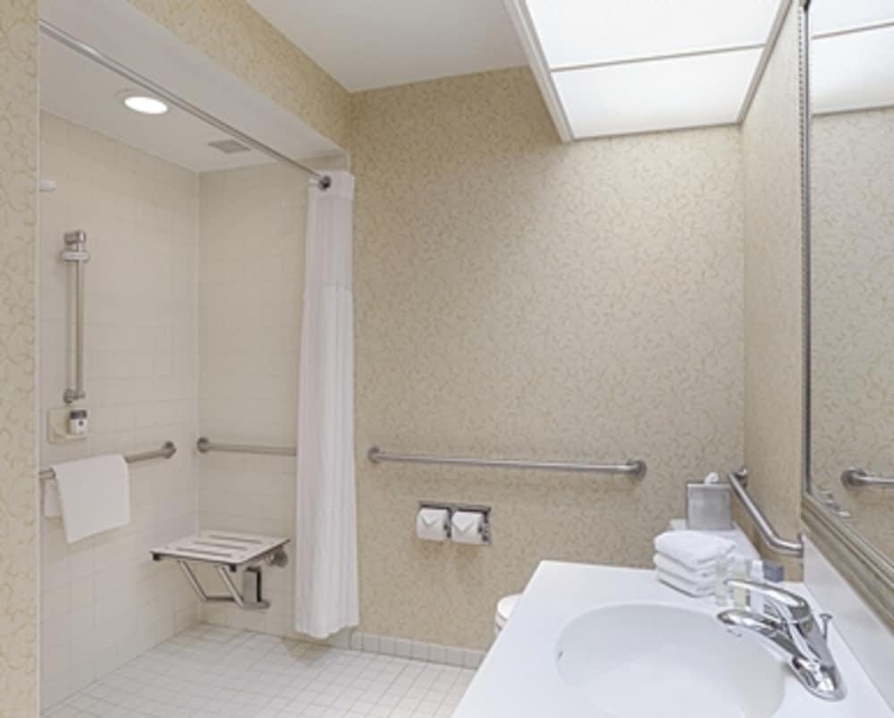 DoubleTree by Hilton Ontario Airport - photo 30