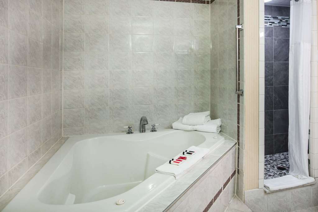 Ramada by Wyndham Ligonier - photo 9
