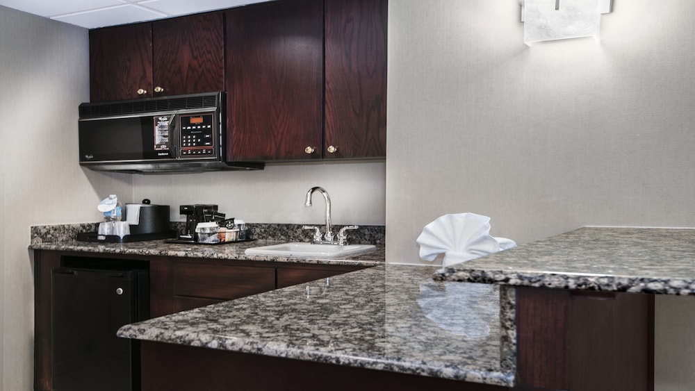 Holiday Inn Springdale Fayetteville Area by IHG - photo 9