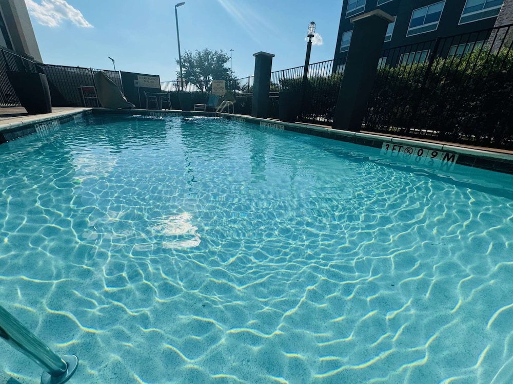 Hampton Inn & Suites Dallas Plano Central - photo 39