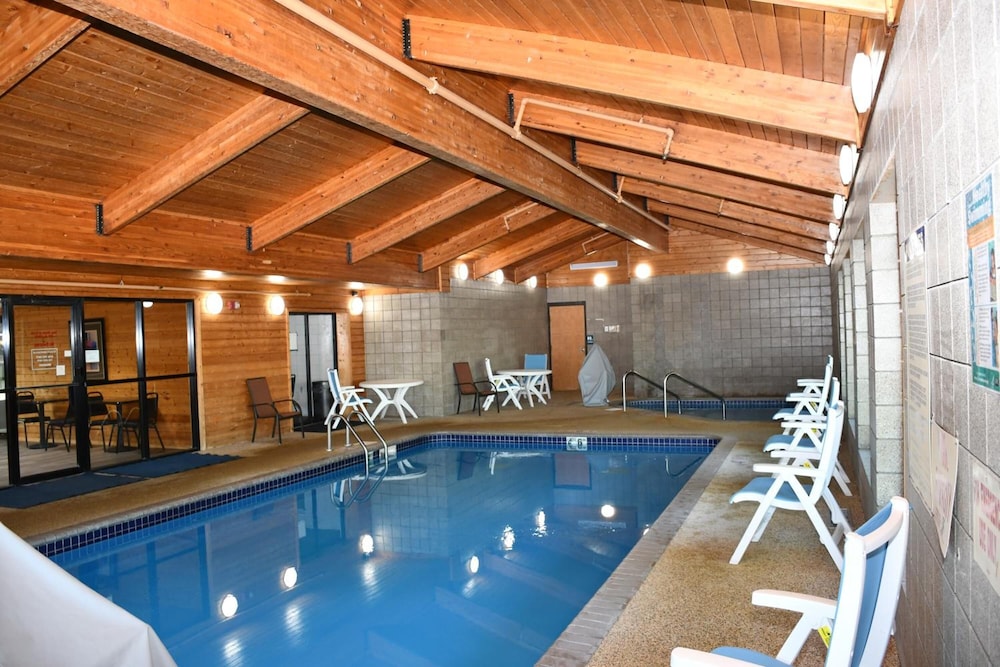 Stillwater Inn & Suites - photo 22