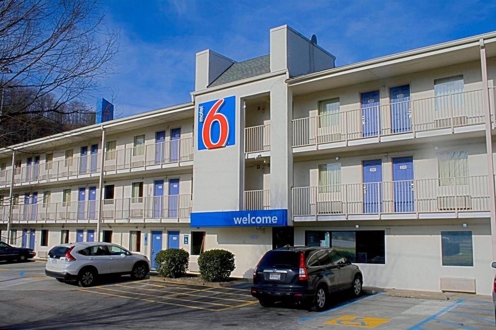 Days Inn by Wyndham Charleston WV - photo 2