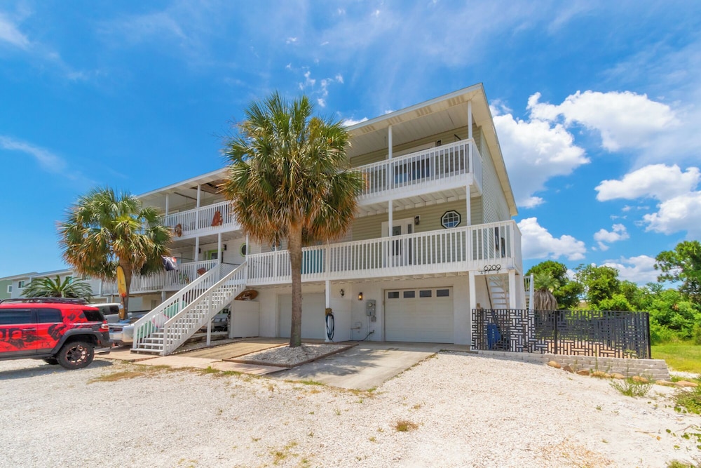 Perdido Beach Bungalow — 4-Star Luxury Hotel in Pensacola, United States