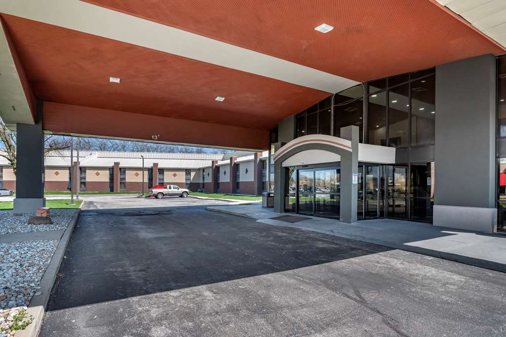 Suburban Studios Lafayette - photo 2