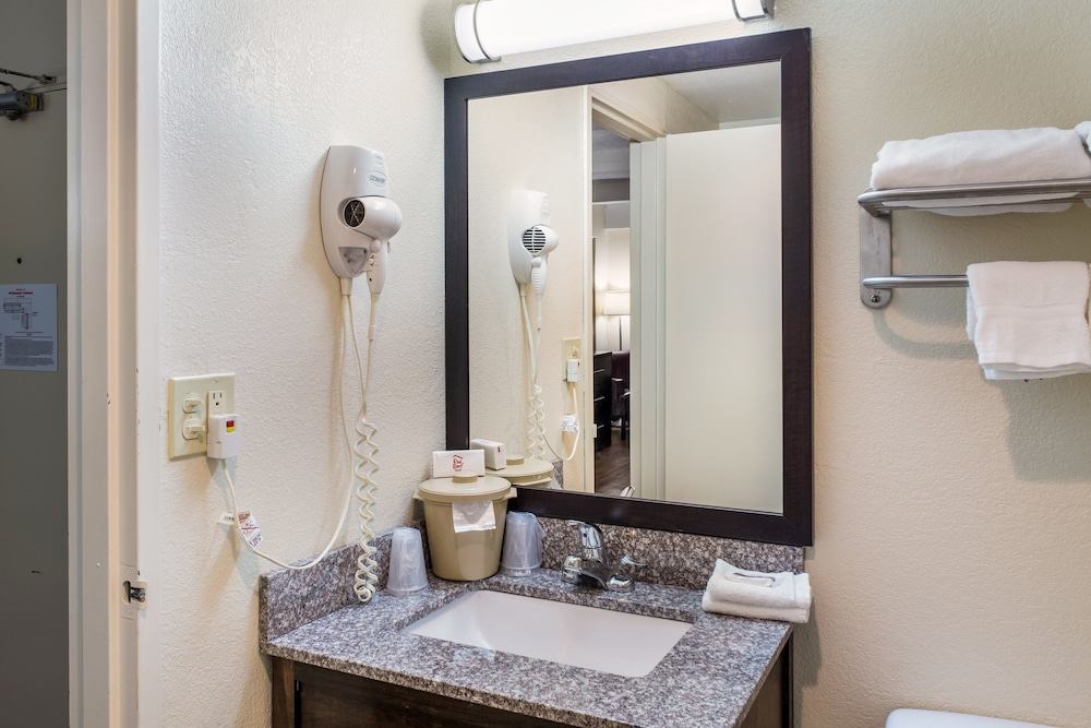 Red Roof Inn Richmond IN - photo 22