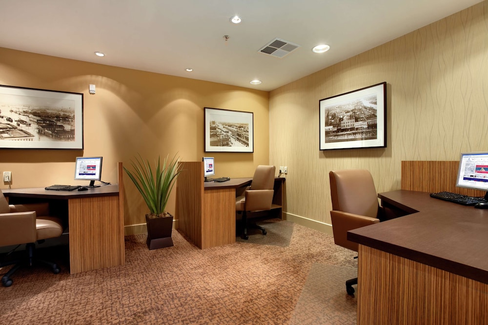 Hilton Stockton - photo 32