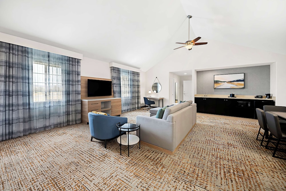 Hampton Inn Morgan Hill - photo 26