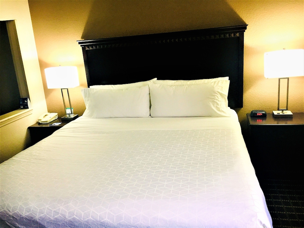 Holiday Inn Express Kansas City Liberty by IHG - photo 13