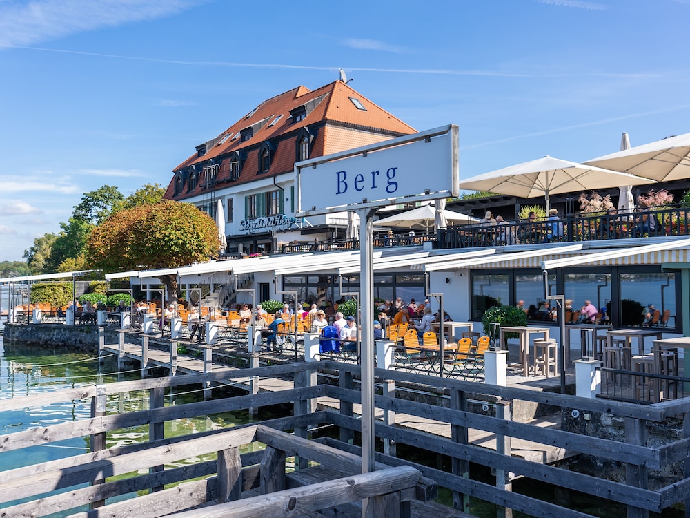 Strandhotel Berg — Berg