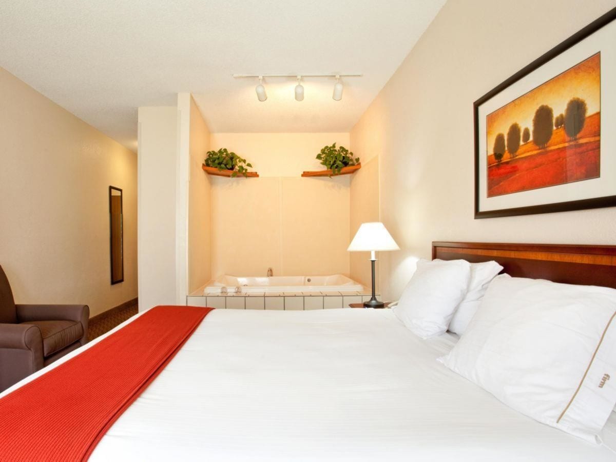 Baymont by Wyndham Merrillville - photo 12