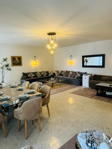 Appartement spacieux BD Anfa — 4-Star Luxury Hotel in Casablanca, Morocco