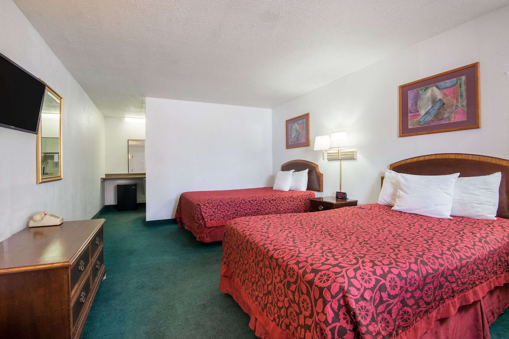 Days Inn by Wyndham Gallup - photo 7