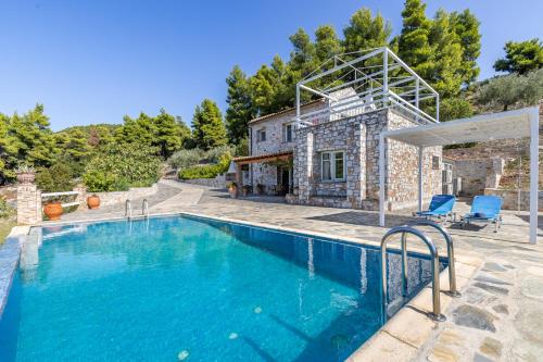 Villa Salkim — 4-Star Luxury Hotel in Skopelos, Greece