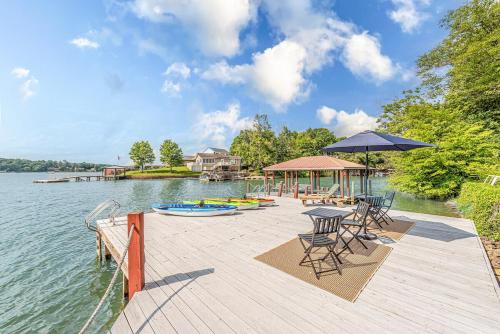 Lake Hickory Trio 3BR Blue Unit — hotel in Hickory