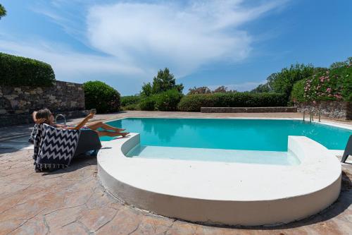 Secret Garden Residence — 4-Star Luxury Hotel in Chloi, Greece