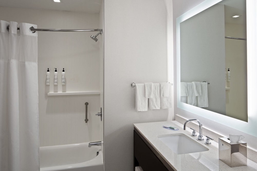 TownePlace Suites Boston Logan Airport Chelsea - photo 34