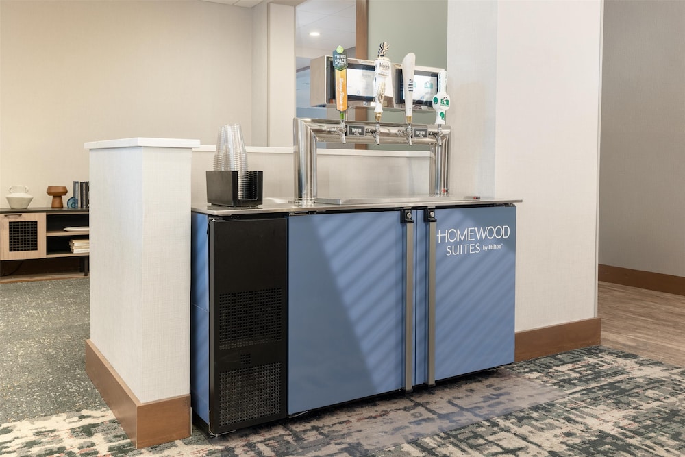 Homewood Suites by Hilton Wauwatosa Milwaukee - photo 38