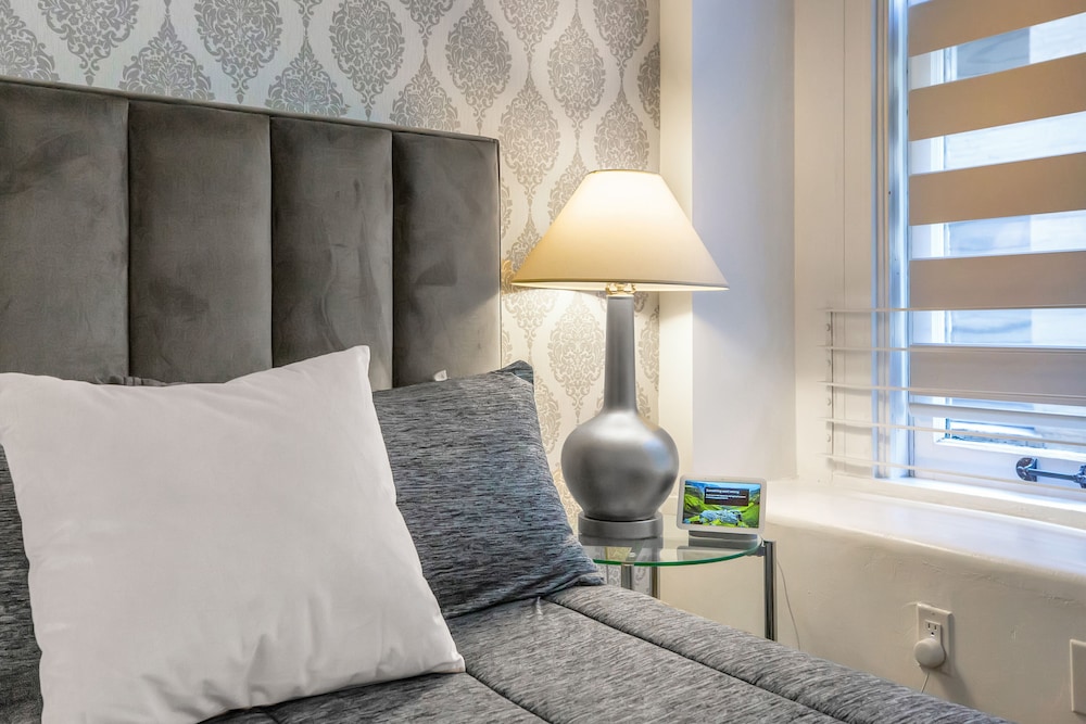 One Lux Stay HWH Downtown Los Angeles - photo 6