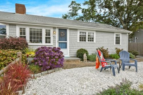 1 2 Mile to Nantucket Sound Beaches — hotel in Dennis