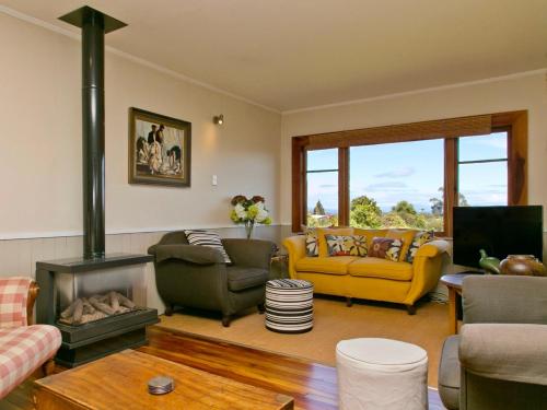 Bliss Taupo Holiday Home — 4-Star Luxury Hotel in Taupo, New Zealand