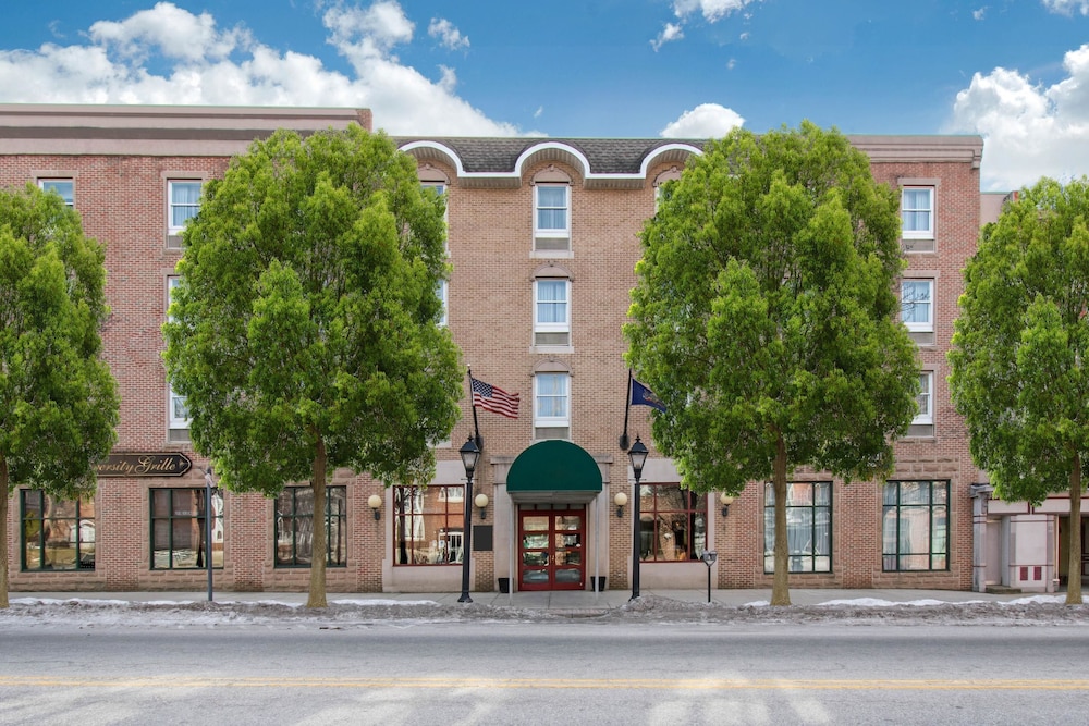 University Hotel & Suites Shippensburg Trademark by Wyndham - photo 36