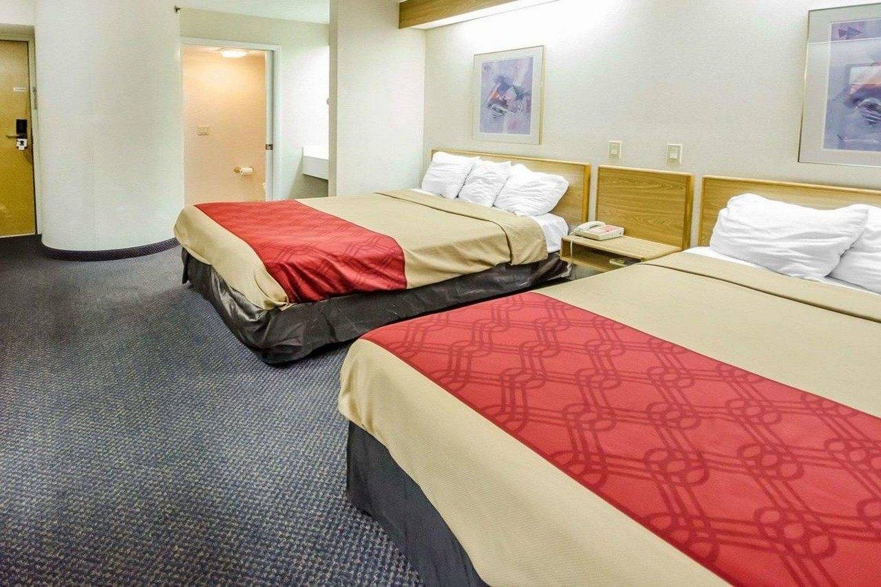 Econo Lodge London North - photo 6