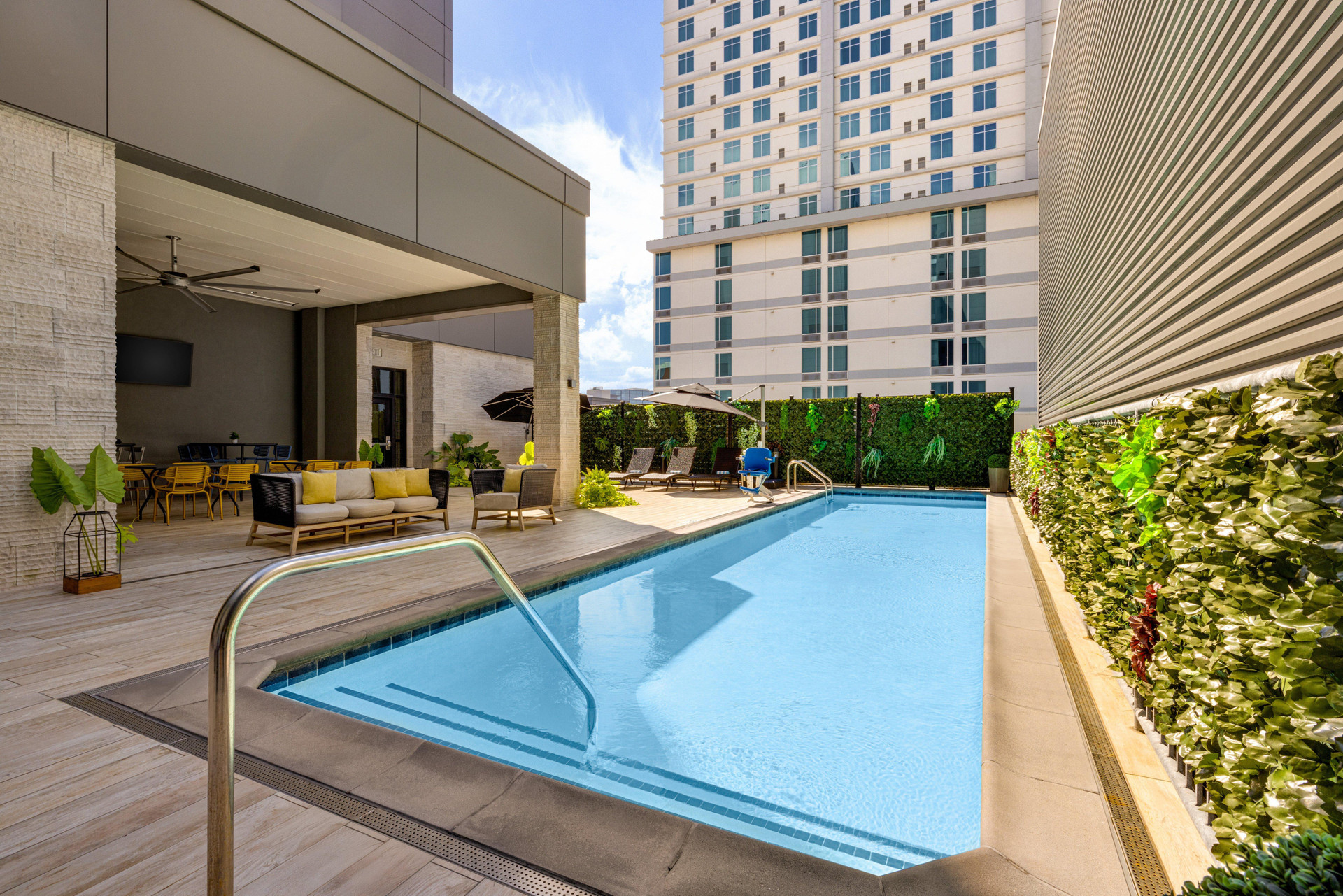 Holiday Inn & Suites Nashville Downtown Broadway by IHG - photo 24