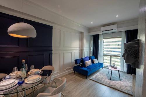 BGC Designer Pad Near Shops Dining Nightlife — 4-Star Luxury Hotel in Manila, Philippines