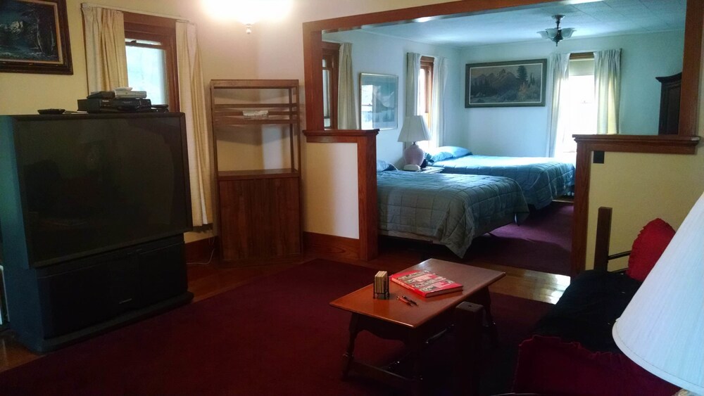 Fish & Loaves B&B - photo 26
