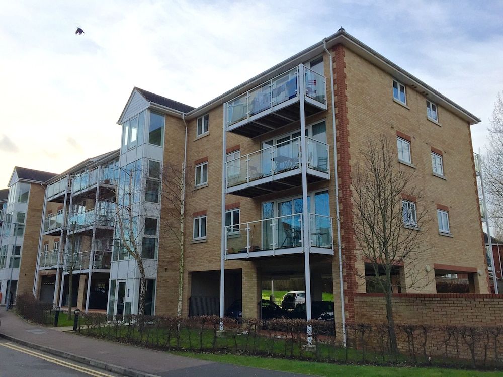 Luxury Two Bedroom Apartments — 4-Star Luxury Hotel in Luton, United Kingdom