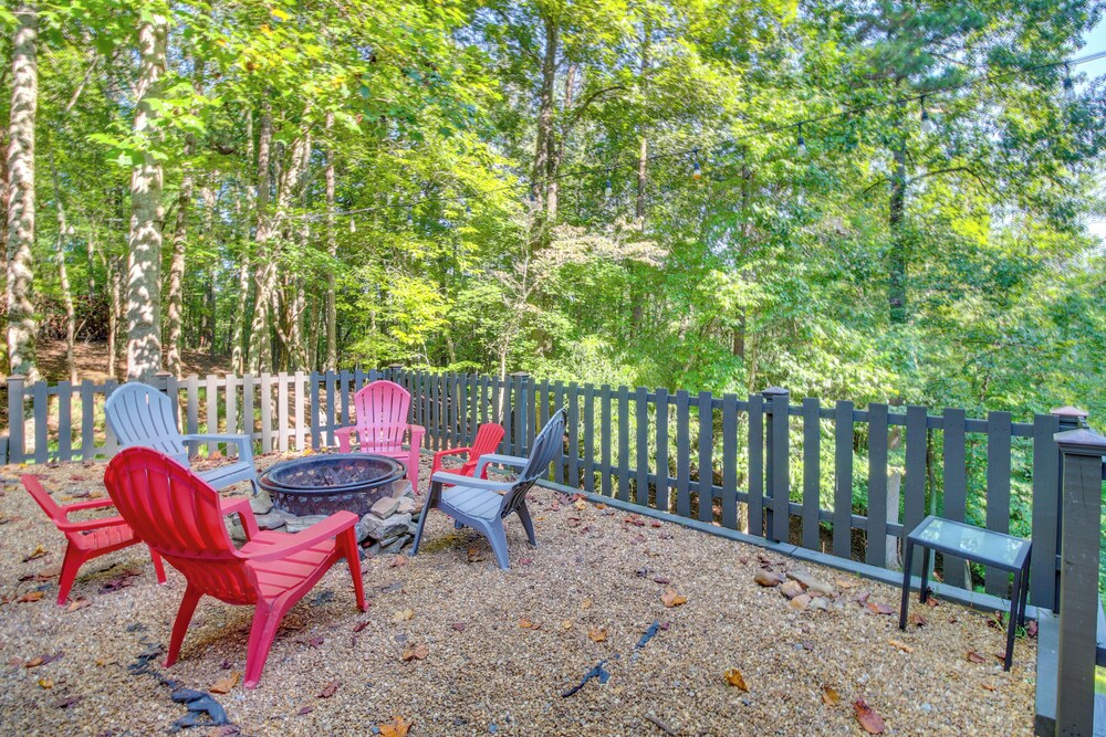 Spacious Ellijay Resort Home w Hot Tub - photo 24
