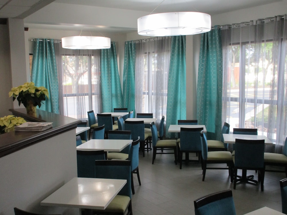 Clarion Pointe Near Medical Center - photo 27