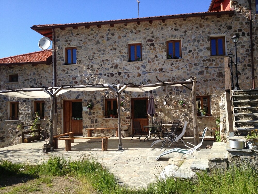 Azienda Agrituristica Risveglio Naturale Massaggio Ayurvedico — hotel in Varese Ligure