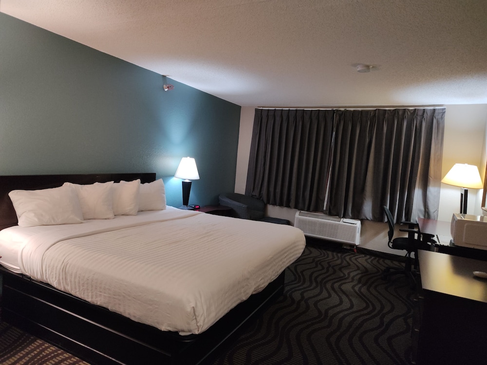 Baymont Inn & Suites by Wyndham Lincoln NE - photo 4