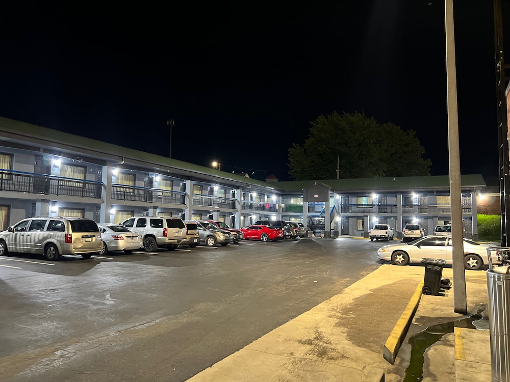 Executive Inn and Suites Jackson - photo 41