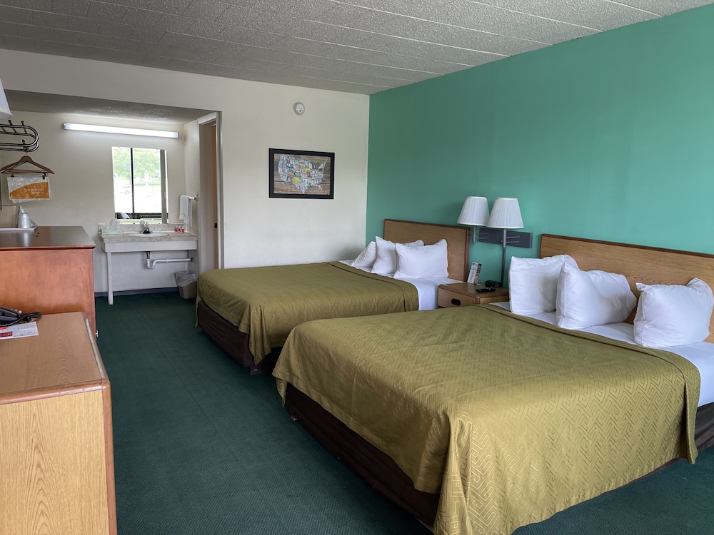 Econo Lodge Altoona I 99 - photo 17