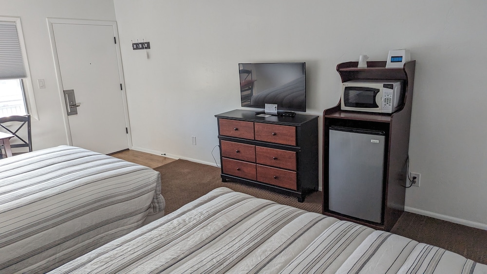 Travelodge by Wyndham Salina - photo 11