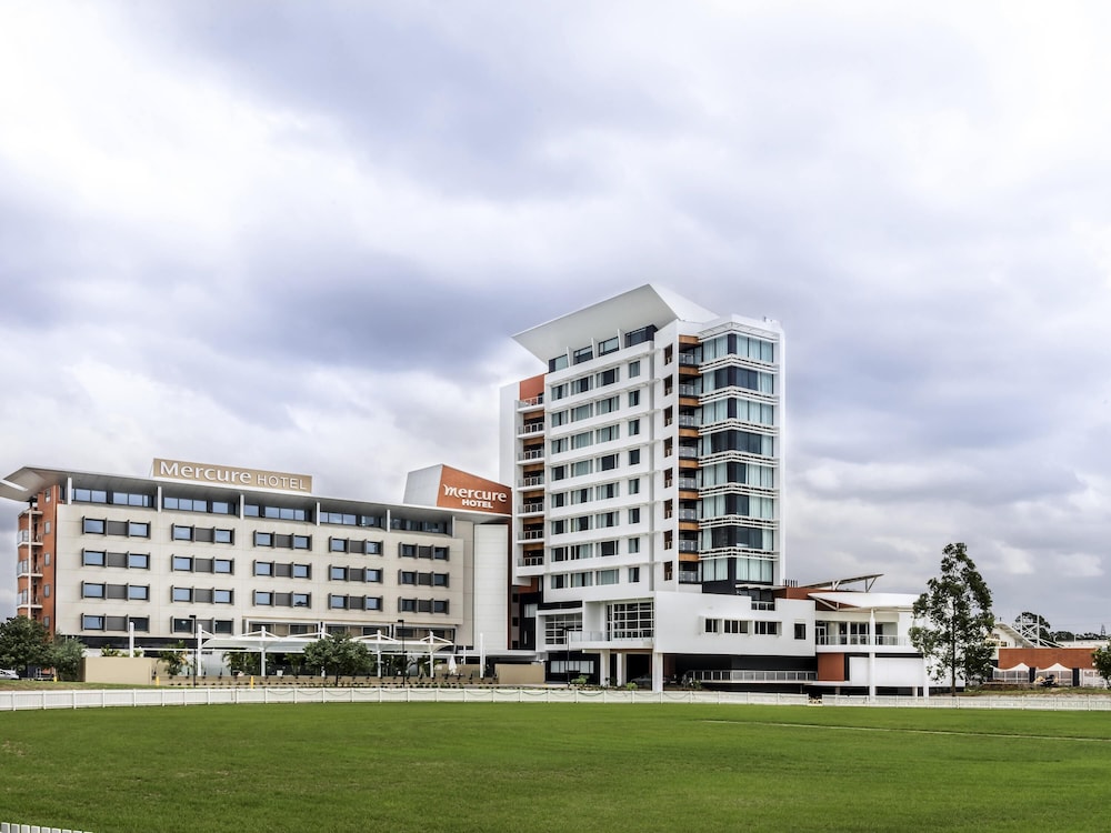 Mercure Sydney Liverpool — 4-Star Luxury Hotel in Prestons, Australia