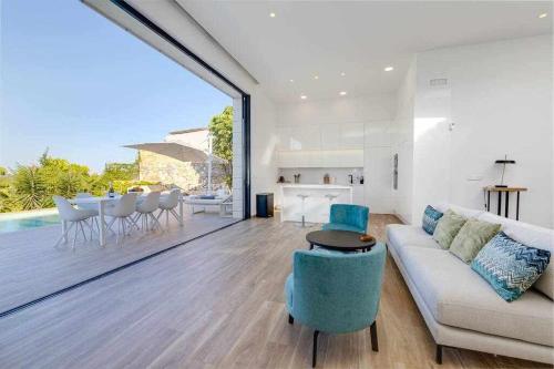 Exclusiva villa con piscina climatizada Colinas — 4-Star Luxury Hotel in Orihuela, Spain