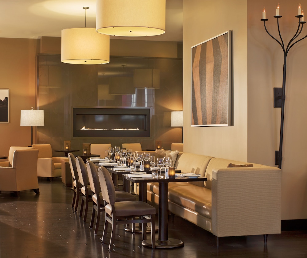 Sheraton Commander Hotel - photo 31