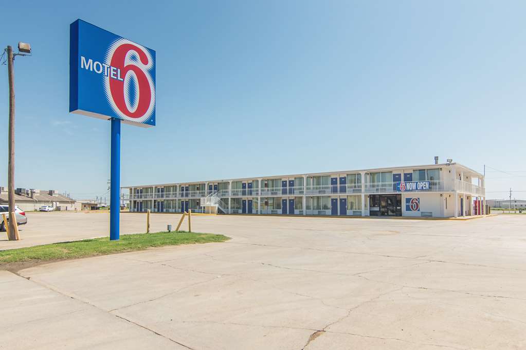 Motel 6 Liberal KS - featured photo