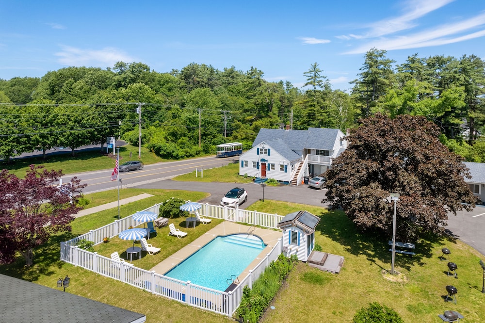 The Beaches Motel & Cottages - photo 59