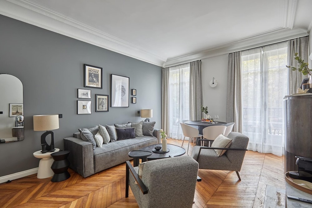 Superb New 1 Bedroom Flat Notre Dame de Paris — 4-Star Luxury Hotel in Paris, France