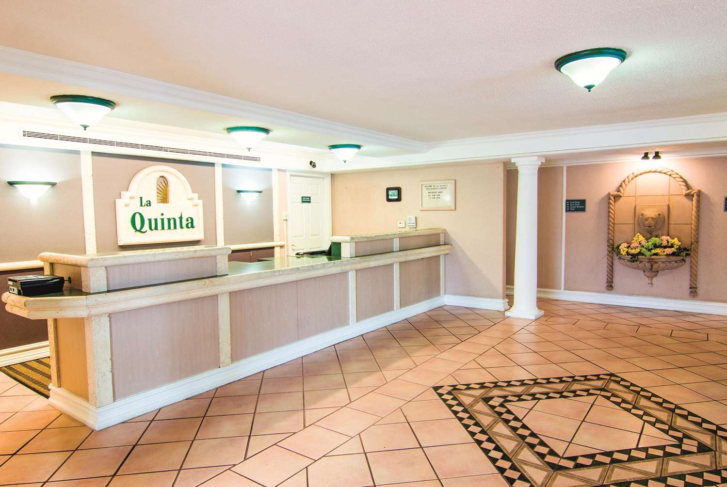 Norwood Inn & Suites Indianapolis East Post Drive - photo 30